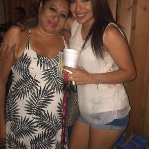 Meet your Posher, Esperanza